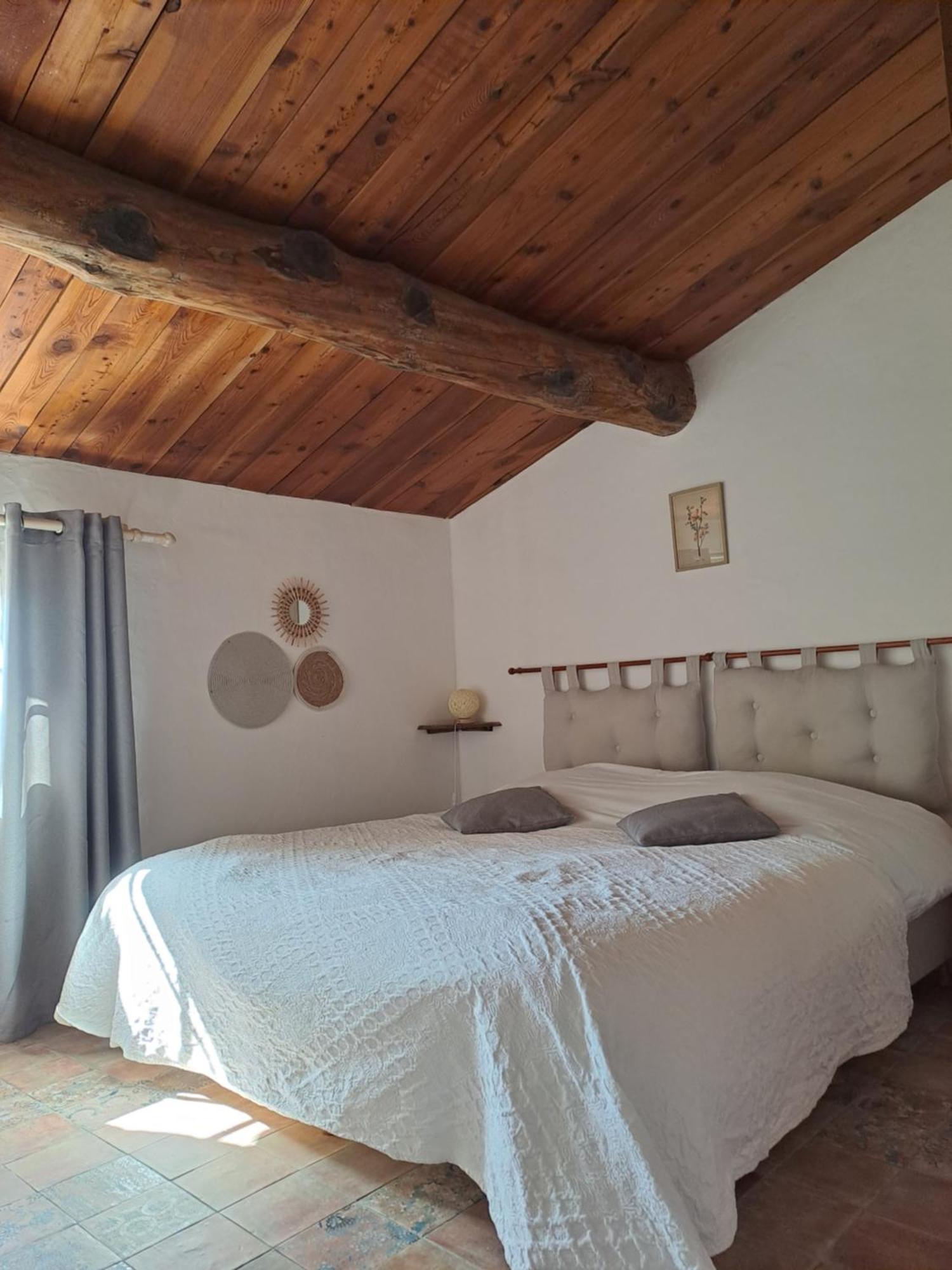 Bargème Les Roses Tremieres Bed & Breakfast エクステリア 写真
