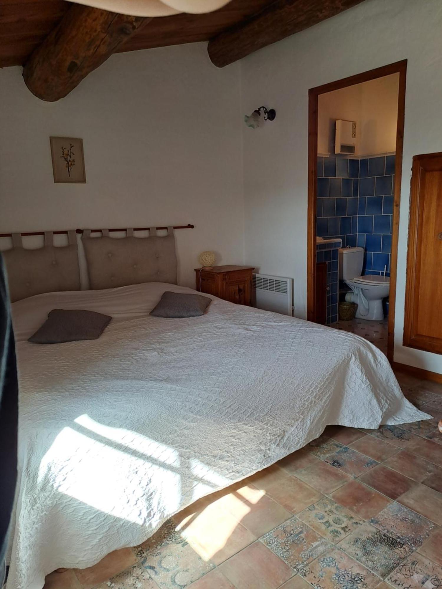Bargème Les Roses Tremieres Bed & Breakfast エクステリア 写真