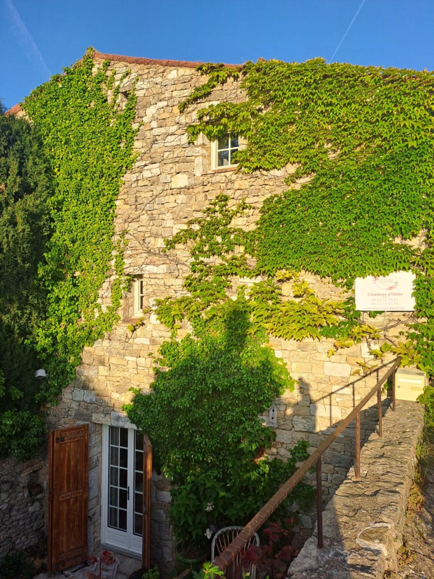 Bargème Les Roses Tremieres Bed & Breakfast エクステリア 写真