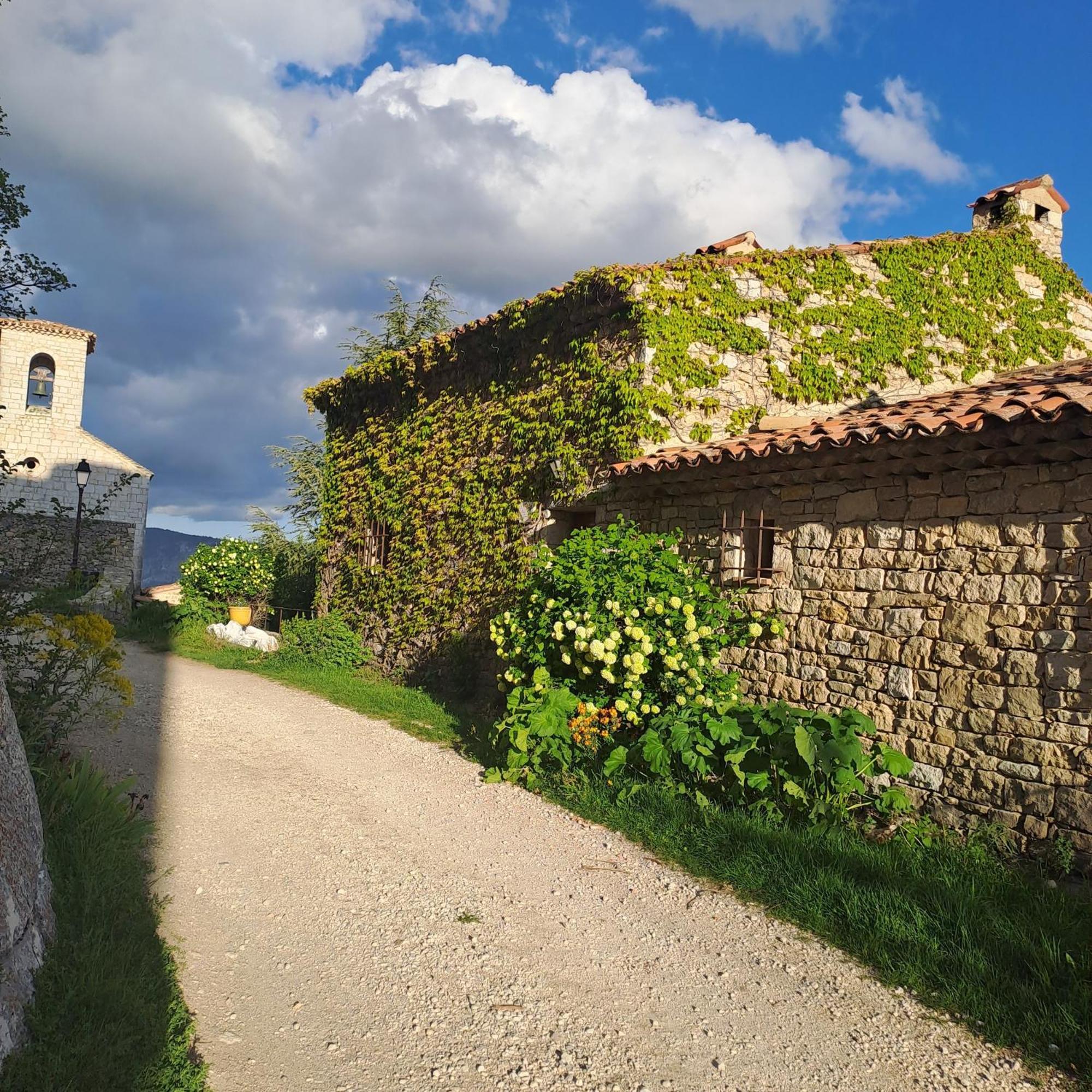 Bargème Les Roses Tremieres Bed & Breakfast エクステリア 写真